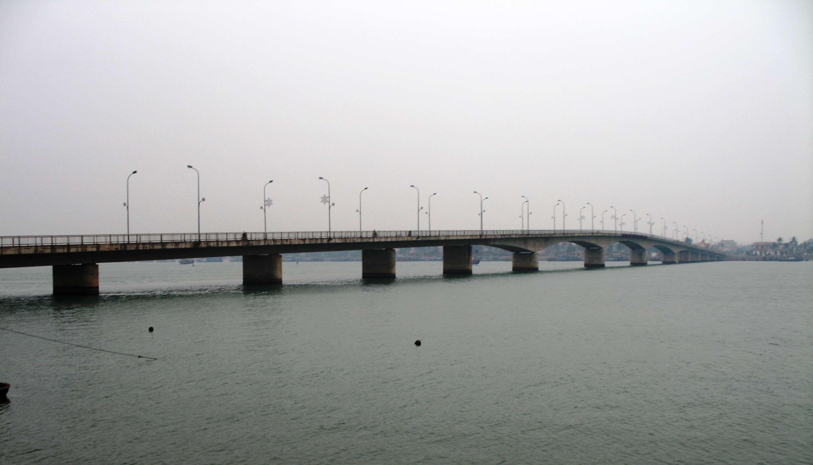 Cầu Nhật Lệ